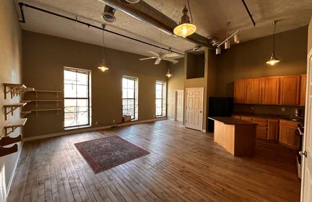 903 Main Street Gallery 3