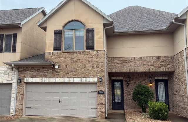 2509  S Everest  AVE - 2509 South Everest Avenue, Rogers, AR 72758