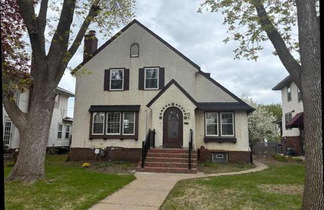 *Coming Soon!* Beautifully Updated 4-Bed 2.5-Bath Home in the Tangletown Neighborhood! photos photos