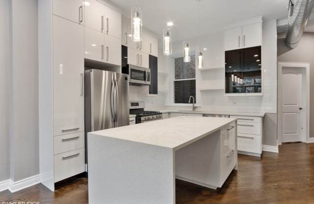 608 W Arlington Place Gallery 3