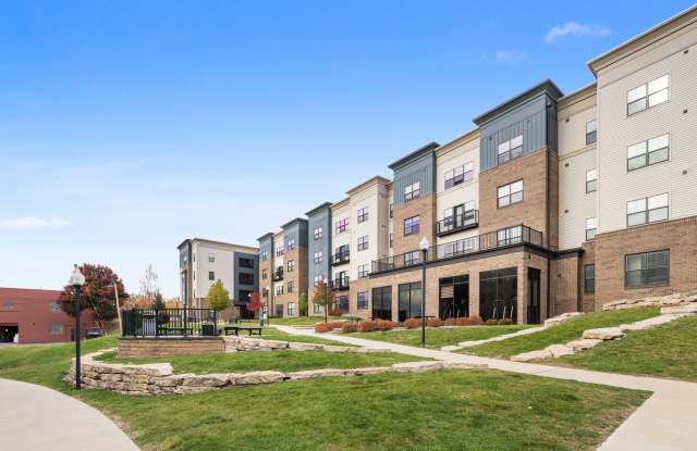 Student Housing - University Edge Youngstown Gallery 3