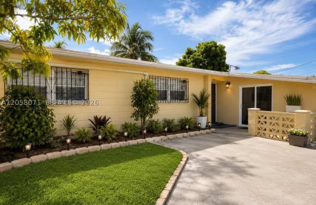 13540 NW 17th Ave photos photos