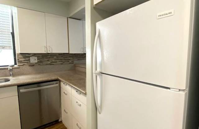 2 Bedroom / 2 Bath / 2 Pkg at the Sovereign Gallery 4