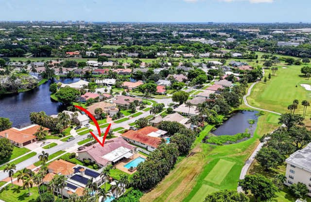 Spacious 4-Bedroom Home with Private Pool in Deerfield Beach Gallery 4