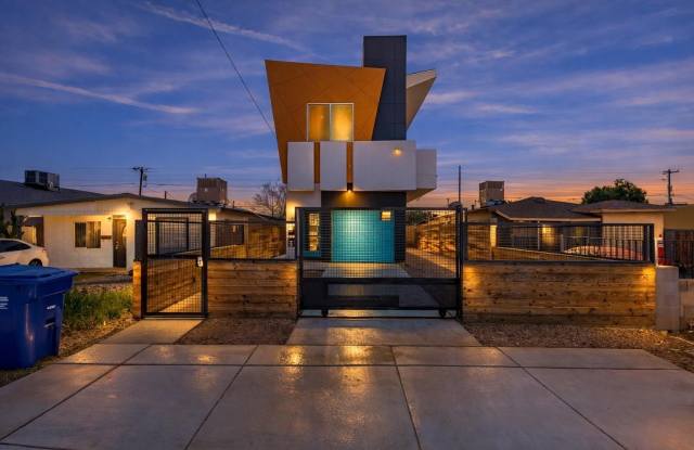 1933 E Monroe Street unit: 1 photos photos