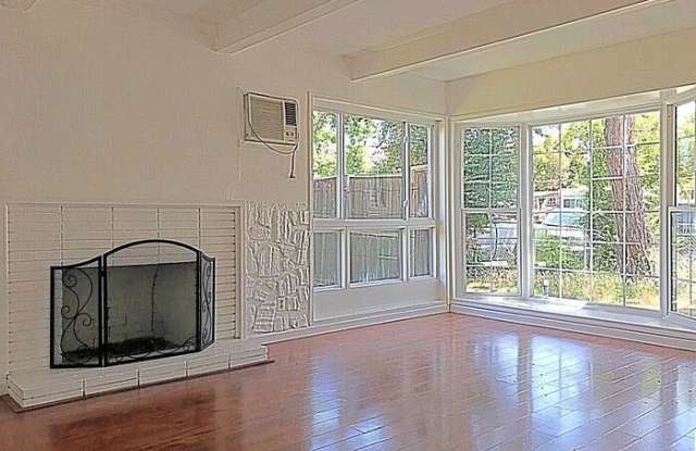 295 Monmouth Dr Gallery 2