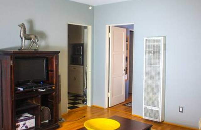2448 F St Gallery 3