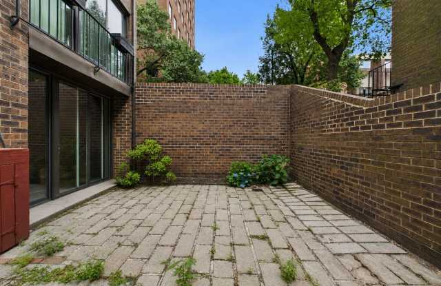 Spacious Three Bedroom Townhome in Society Hill! Gallery 4