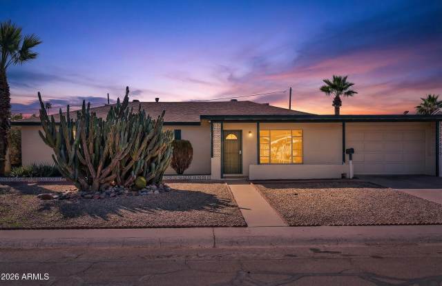 2217 W RANCHO Drive photos photos