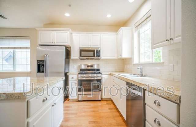 965 NE Wheellock Pl photos photos