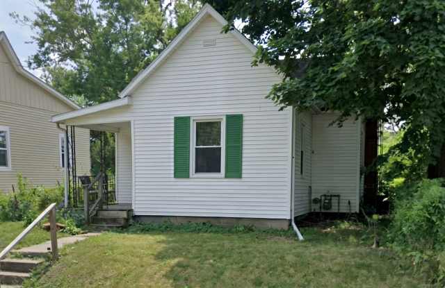 319 W 10th St photos photos