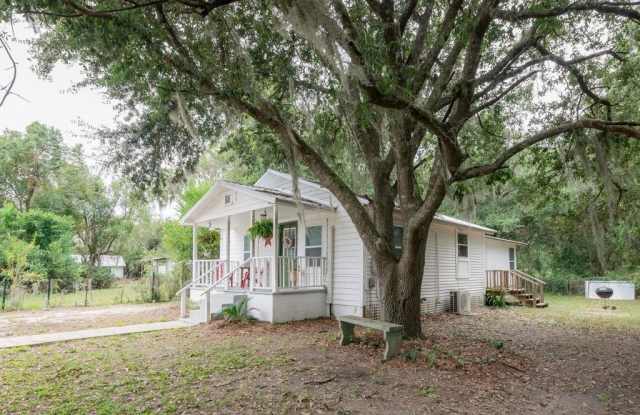 509 Houston Street - 509 Houston Street, Darien, GA 31305