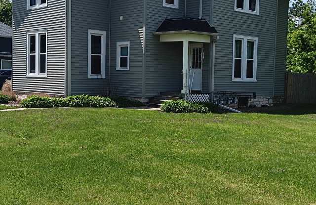 304 S Silver Lake St photos photos