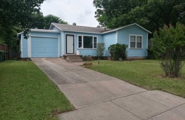 316 Elm St Hurst for Lease - 316 Elm Street, Hurst, TX 76053