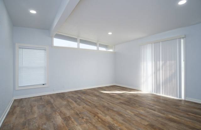 458 Sharon Drive Gallery 3