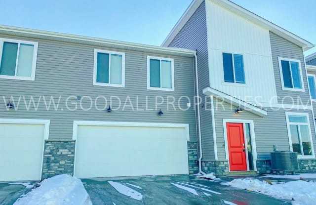 854 NE Phlox Ave - 854 Northeast Phlox Avenue, Waukee, IA 50263