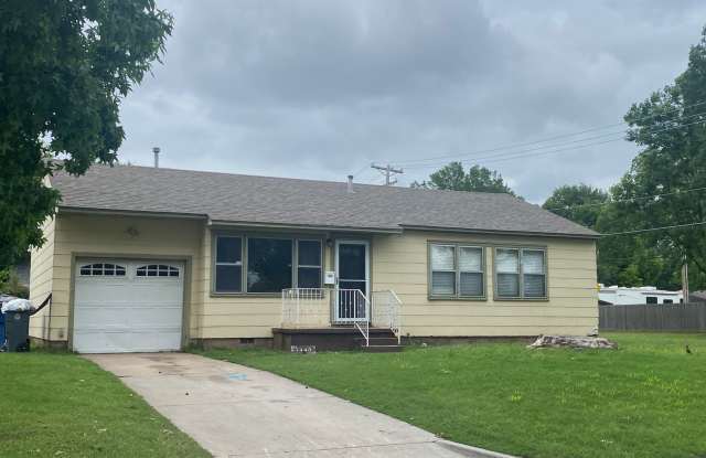 Charming Brookside Bungalow on large corner lot! photos photos