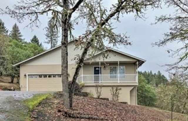 827 Old Garden Valley Rd - 827 Old Garden Valley Road, Douglas County, OR 97471