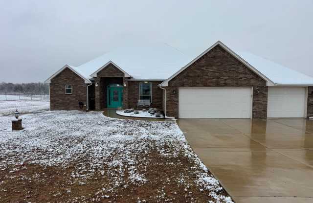 Serene and rural, close to Chickasha and Blanchard, no neighbors directly behind for the most peaceful living! Lawn care included - 2281 County Road 1335, Grady County, OK 73010
