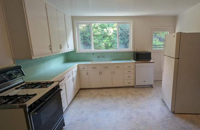 472-474 Corbett Ave photos photos
