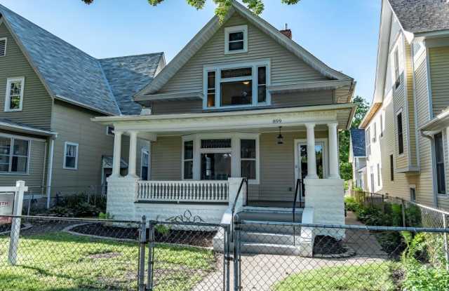 899 Ashland Avenue Gallery 2