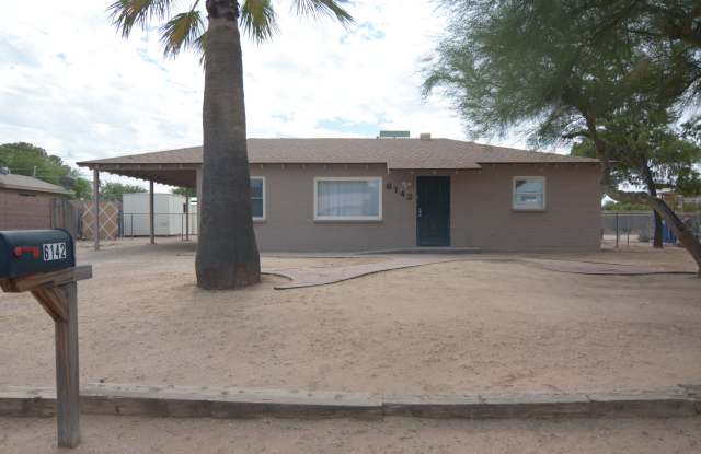 Remodeled 3 Bedroom 1 Bath House! Central Tucson Location! - 6142 East 27th Street, Tucson, AZ 85711