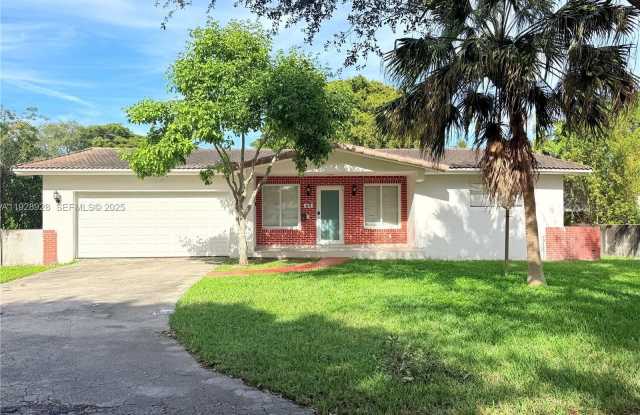 45 NW 99th St photos photos