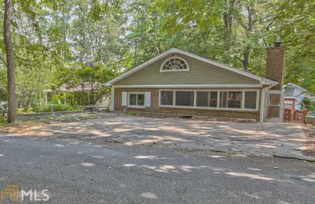523 Pine Dr Gallery 2