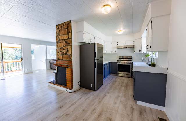 3227 Salton Vista Drive Gallery 4
