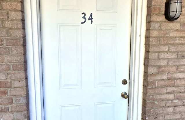 Newley Remodeled 1 Bed, 1 Bath Apartment at Monterey Square Gallery 3