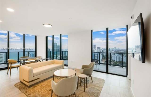 580 72nd Street cu-PH02, Miami Beach, FL 33141 Gallery 4