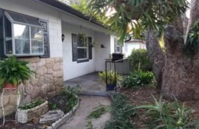 914 Redwood Courtn Gallery 3