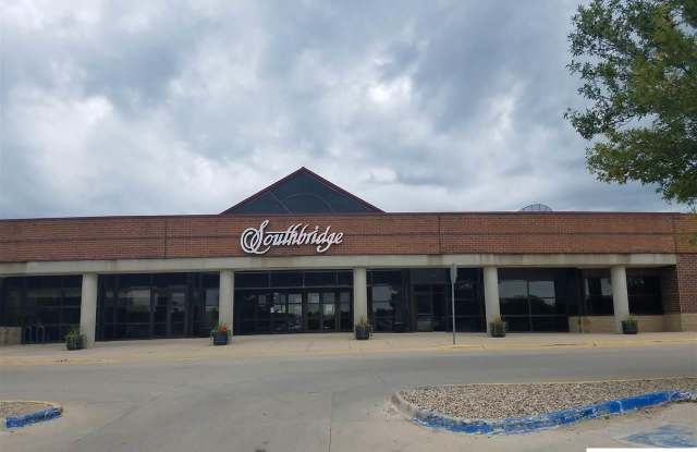 19 S Federal - 19 South Federal Avenue, Mason City, IA 50401