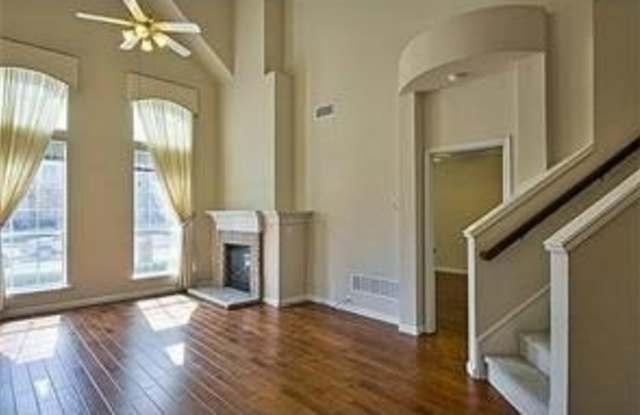 11488 Chaucer Drive Gallery 2