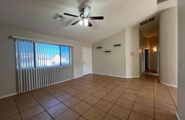 Adorable home in Apache Junction Gallery 4