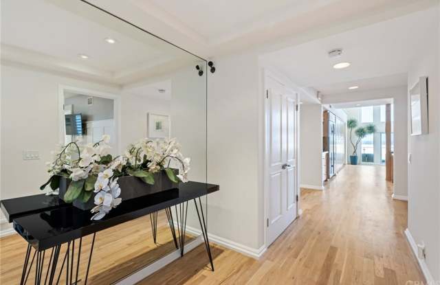 1 Topsail Street Gallery 4