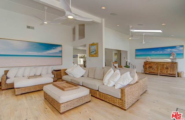 340 SURFVIEW DR Gallery 3