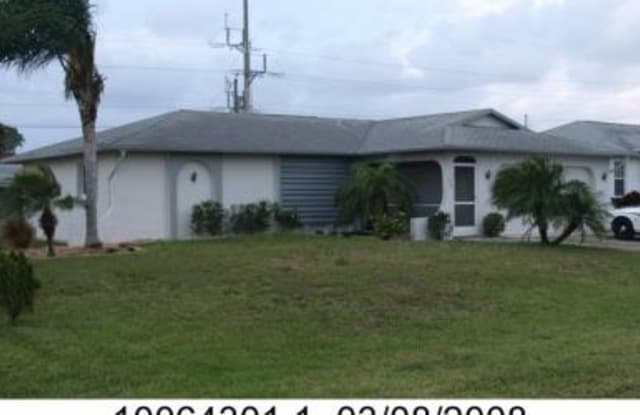 122 Southeast 7th Street - 122 Southeast 7th Street, Cape Coral, FL 33990