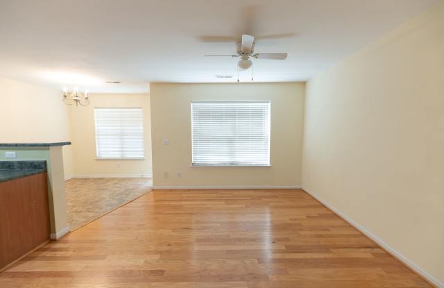 2 Bedroom Townhome with Two Private Ensuite Bathrooms & Garage Gallery 4