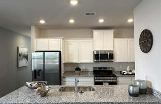 New 4/2.5 Townhome Near Lake Conestee and downtown Mauldin! photos photos