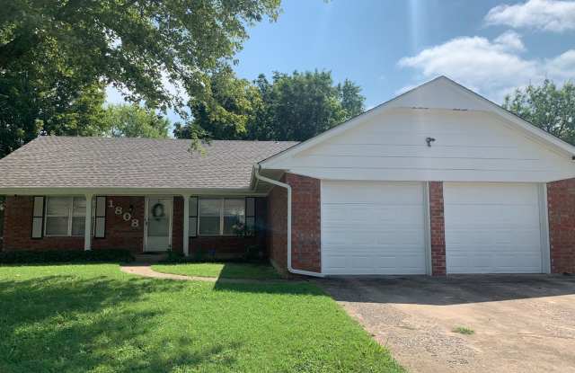 1808 Ridgewood Norman for lease Gallery 1