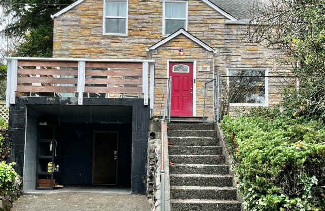 Cozy Bremerton Home on Large Corner Lot - 1305 Cottman Avenue, Bremerton, WA 98312