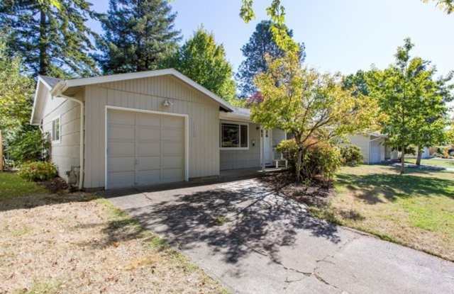Beautiful 3 Bedroom Ranch Style Home in Cedar Hills with Remodeled Gourmet Kitchen! Gallery 4