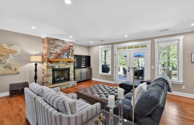 1625 River Bluffs Drive Gallery 4