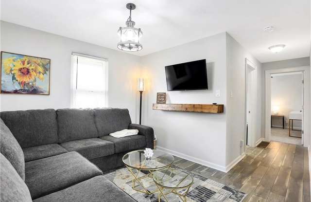 1016 West Epler Avenue Gallery 3