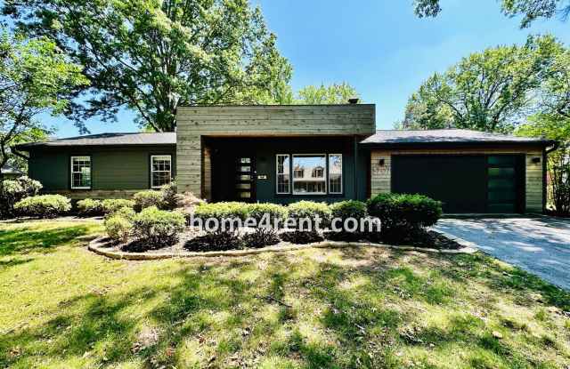 Updated Ranch Style Home in Prairie Village w/ a Main Level Primary Suite, Updated Kitchen, Finished Basement and a Fenced Yard! photos photos