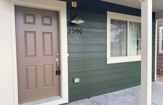 Cozy 2-Bedroom Cottage in Lakes at Centerra with Attached Garage Gallery 3
