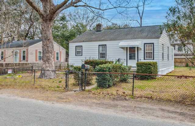 Discover Your New Everyday Haven in Hanahan! - 5744 Hoover Avenue, Hanahan, SC 29410