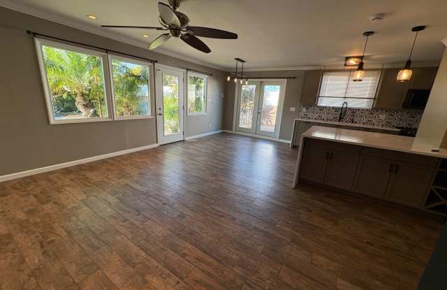 3 bed, 2 bath House in Clairemont with a Pool and Jacuzzi Gallery 4