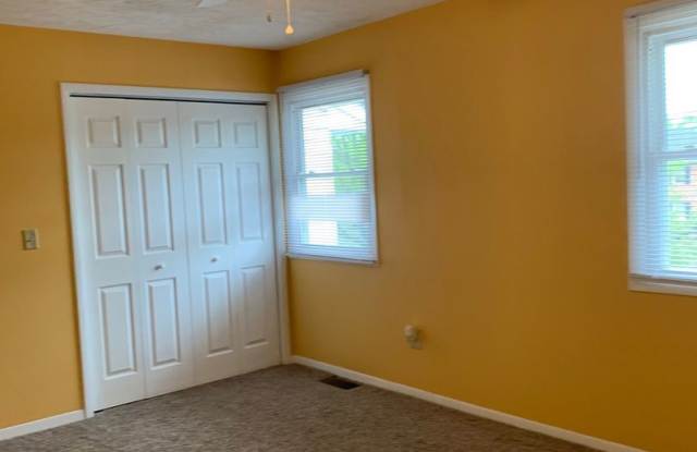 * RE-RENTAL AVAILABLE 12/1/26 * 3 Bedroom 2.5 Bath Townhouse Gallery 1